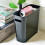 Zwarte, slanke plastic prullenbak van 1,5 gallon met handvatten 5