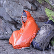 Notfall-Regenmantel für draußen, der wärmt und isoliert