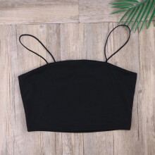 Top cropped preto feminino com alças finas, em fibra de poliéster, pacote com 1 unidade. Fácil de vestir, sexy e com alças finas.