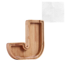 Tot 65% korting op een gepersonaliseerde houten spaarpot met naam, een houten bankkluis met 26 Engelse letters.