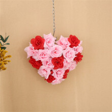 Couronne d'amour pour la Saint-Valentin avec boules de roses brodées, décoration pour demande en mariage et scène de fête, décoration de porte