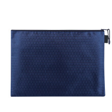 Borsa portadocumenti in tela A5 con cerniera e fantasia a tema calcistico, ideale per studenti e per riporre materiale da ufficio.