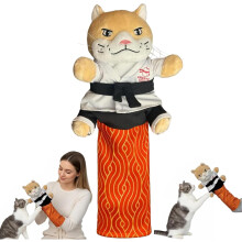Karate Kitty Cat brottningsdocka med skyddande underarmshylsa – interaktiv leksak för säker lek, kompatibel med armhylsa