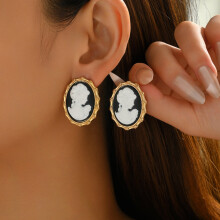 Chunky Oval Portrait Cameo Stud Earrings for Women – Vintage Gold-Tone, Hypoallergenic, Compatible with Sensitive Ears