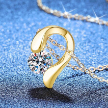 Ciondolo a forma di cuore in argento sterling 925 con diamante sintetico da 1 carato di colore D.