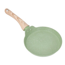 Grønn stekepanne med slippbelegg og trehåndtak, 24 cm