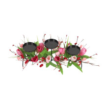 Centro de mesa com castiçal de LED e flores artificiais de seda.