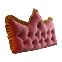 Kussens, fluwelen rugleuningkussens, hoofdbordkussens, vensterbankkussens en bankkussens met geborduurd, gecapitonneerd ontwerp en vulling.