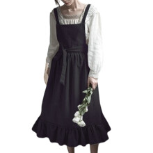 Robe-tablier rétro à volants ajustables et poches en coton et lin, idéale pour les femmes au foyer et les passionnées de cuisine.