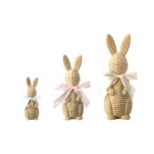 Set di 3 statuette di coniglietti pasquali in resina effetto rattan con fiocco per giardino e casa, colore