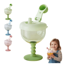 Niedlicher, auslaufsicherer Trinkbecher mit Deckel, ideal für Babys, mit Griffmulde und Messmarkierungen, 2 Stück (Grün) – Kompatibel mit
