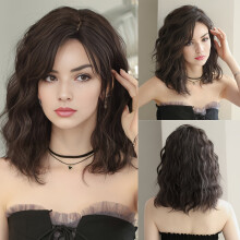 Perruque synthétique courte, bouclée et ondulée, brun foncé, pour femme – Résistante à la chaleur, aspect naturel, facile à coiffer, idéale