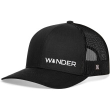 Casquette trucker Wilderness unisexe, idéale pour les activités de plein air. Modèle ajustable avec fermeture à pression, bandeau