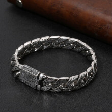 Vintage gepersonaliseerde herenarmband, stijlvol en luxe.