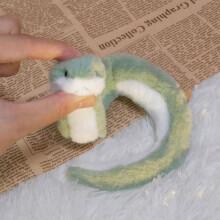 Peluche serpent flexible – Animal en peluche vert doux et articulé pour enfants et adultes, coussin serpent flexible, décoration de chambre et