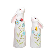 2-delade påskharefigurer – vit harts, träsnitt