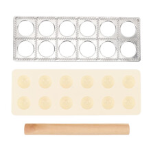 Presse à raviolis avec rouleau à pâtisserie en bois