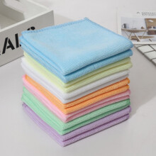 Lot de 50 serviettes de toilette de couleurs assorties, résistantes à la décoloration, pour un usage quotidien à domicile.