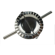 Teigtaschenformer aus Edelstahl mit langem Griff
