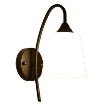 Lampa Balla i Stíl Mheiriceánach le Scáth Gloine