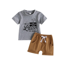 (18-24 Months, Gray) Zomeroutfit voor peuterjongens: grijze top met korte mouwen en letterprint + effen korte broek met trekkoord.