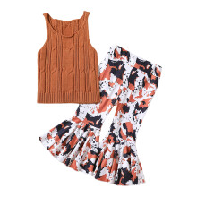 (4-5 Years, Brown) Kinderoutfit voor meisjes: gebreide kabeltrui, tanktop en flared broek met koeienprint.
