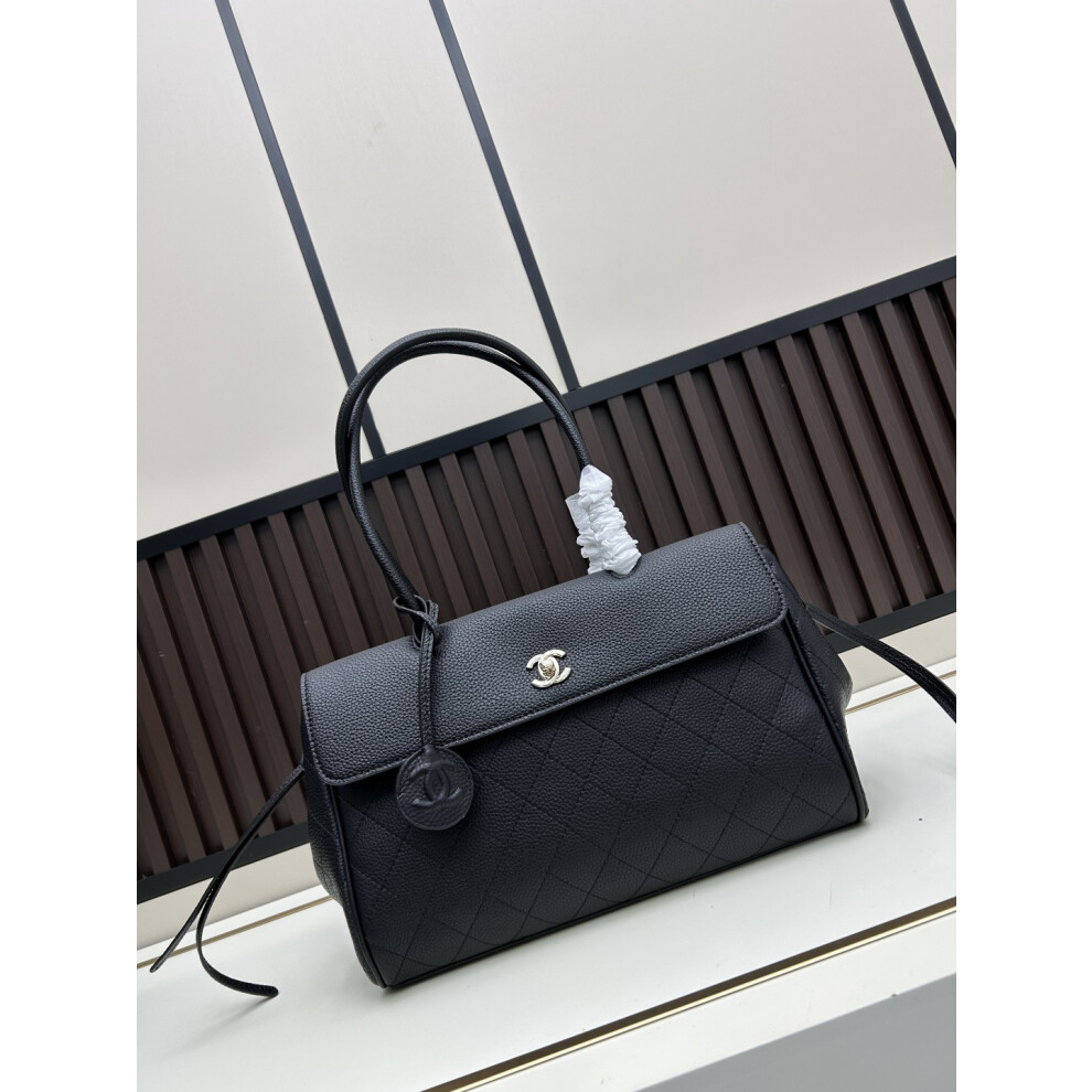 Xhrain Chanel 2026 Spring-Summer Togo Leather Tote Bag 32Cm Black