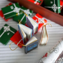 Miniboekornament Advent, Cadeaukalender voor Boekenliefhebbers, Kerstboeken Aftelkalender, Feestdecoraties 2 Stuks