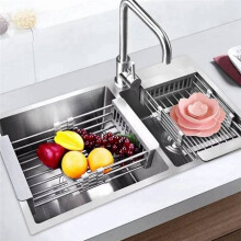 Égouttoir à Vaisselle Réglable avec Panier de Vidange en Acier Inoxydable, Extensible et Peu Encombrant pour Fruits et Légumes.
