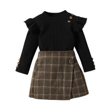 (5-6 Years, Black) Dvoudílný outfit pro batole s volánkovým tričkem a kostkovanými kraťasy, podzimní oblečení.