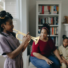 Small Trumpet Bugle Brass Golden Horn Simple Beginner Wind Instrument for School Band Child Student