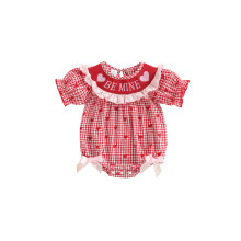 (12-18 Months, Red) Macacão xadrez curto com coração e letras, babados e mangas curtas para o Dia dos Namorados. Roupa fofa de primavera.