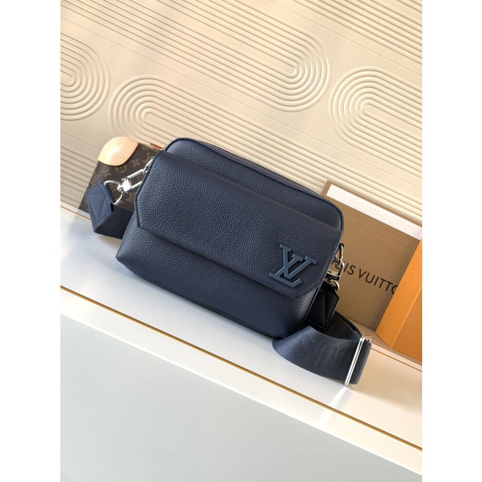 Xhrain Louis Vuitton Fastline Messenger Aerogram Calfskin Bag M22611 23.5Cm Blue