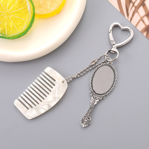 (White) Cute Mini Comb & Mirror Keyring for Home Decor 2
