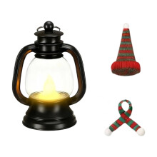 Mini lanterna western da 10 cm con cappello e sciarpa in maglia per bambola.