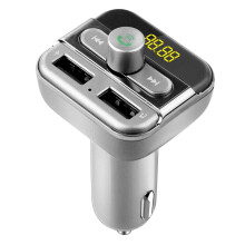 Transmissor FM para carro com carregamento USB duplo e viva-voz.