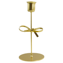 Castiçais altos para o Dia dos Namorados, ideais para decoração de casa.