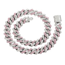 Glittrande kubanskt halsband med nitar Moderna statement-smycken Accessoar för trendsättare