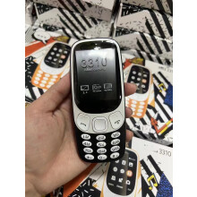 Celular Dual SIM 2G com tela de 2,4 polegadas e botões grandes, ideal para idosos.