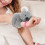 Γκρι βελούδινο βραχιόλι χαστουκιών Koala με μαλακό ρυθμιζόμενο ζωάκι για πάρτι 4
