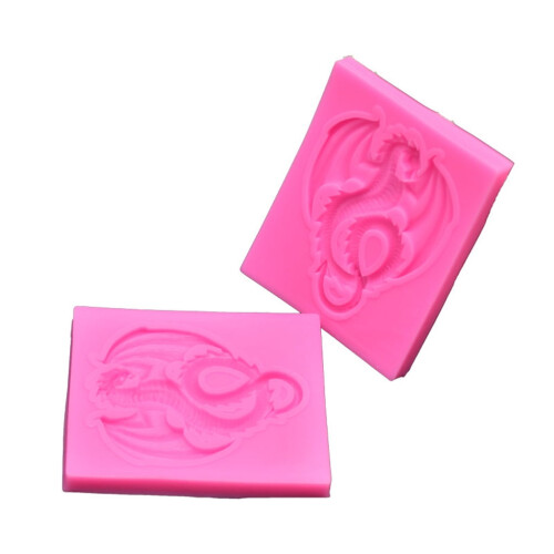 Molde de silicone artesanal em formato de dragão voador para fondant. 2