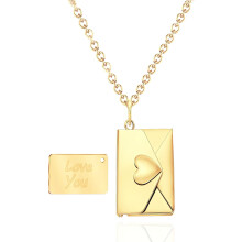 Roestvrijstalen envelopmedaillonketting met de tekst 'Love You'.