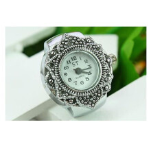 Orologio da donna Victoria Floral Ring al quarzo regolabile