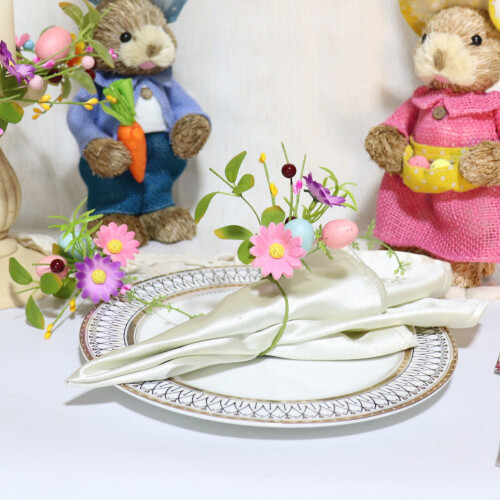 Herzförmige Serviettenringe mit künstlichen Blumen, 6 Stück 2