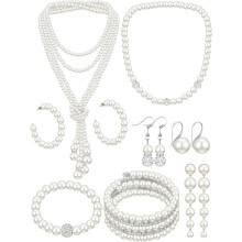 Set di gioielli con perle, elegante collana e orecchini con strass.