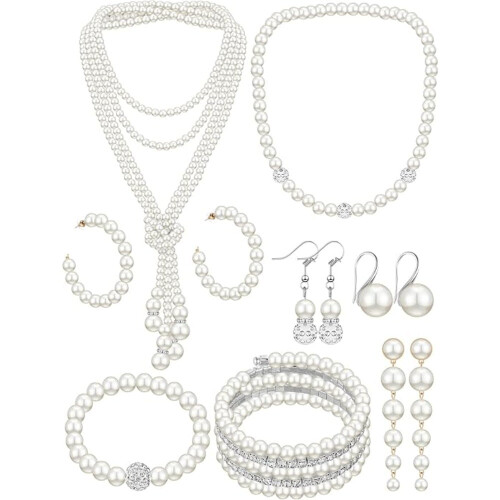 Set di gioielli con perle, elegante collana e orecchini con strass.