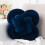 Almofada decorativa de pelúcia com nó azul marinho, 30 cm (12 polegadas). 1