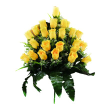 Rosebuketter til kirkegårdsdekorasjon Avskjedsdekorasjon Kunstige roser og minneblomster til kjære