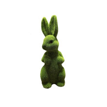 Speelse konijntjesfiguurtjes van mos – Groene, met kunstgras bedekte paasdecoratie voor tafel, tuin, mand en als decoratie.