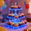 Présentoir à cupcakes en acrylique bleu à 3 étages avec éclairage LED 1